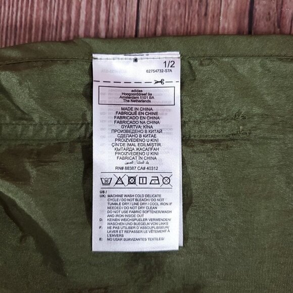 NWT Adidas Ivy Park Peloton Womens Size Meidum Green Wind Short Nylon HG0593 - Picture 12 of 16